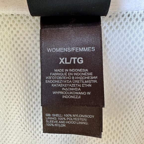 Like New The North Face Waterproof HyVent Hooded Hiking Jacket - Women's X-Large - Picture 3 of 14